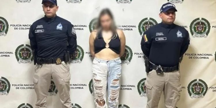 Capturan a mujer que engañaba a hombres por apps para robarlos