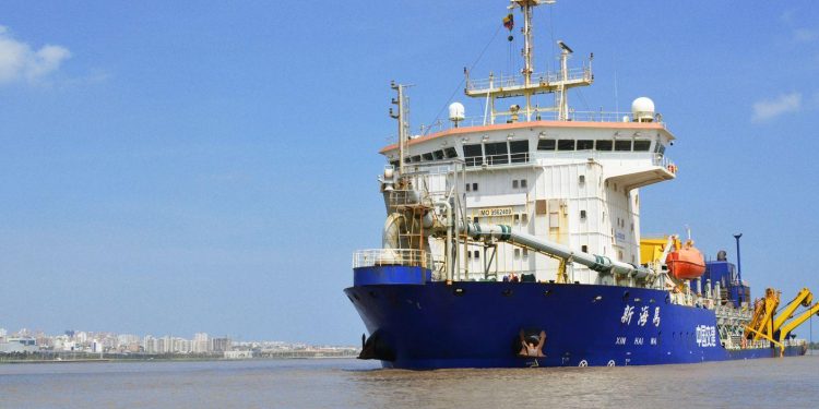 Inicia operaciones la draga Xin Hai Ma en el Puerto de Barranquilla