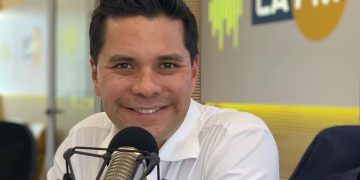 Luis Carlos Vélez sale de la dirección de La FM