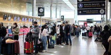 Aerocivil pide a pasajeros solicitar la factura electrónica