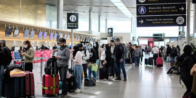 Aerocivil pide a pasajeros solicitar la factura electrónica
