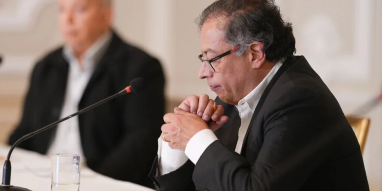 Gobierno prorrogó por 6 meses cese al fuego con 3 bloques del EMC