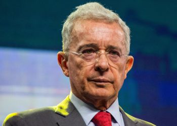 Niegan recurso de queja de la defensa de Uribe contra la juez del proceso