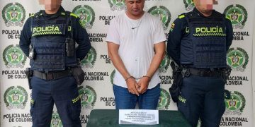 Su actitud sospechosa lo delató y la Policía lo capturó con un arma de fuego