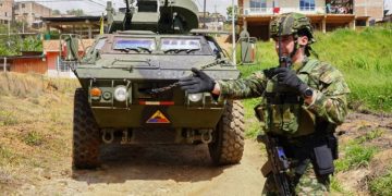 Niños y mujeres son presionados para que obliguen al Ejército a salir de El Plateado