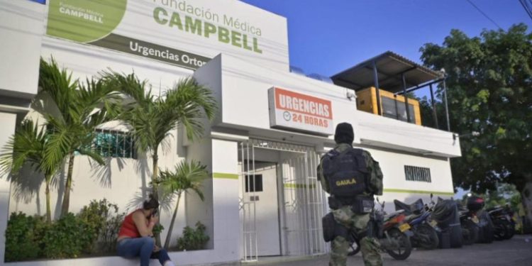 De varios tiros asesinan joven cuando disfrutaba de una fiesta en la terraza de una casa