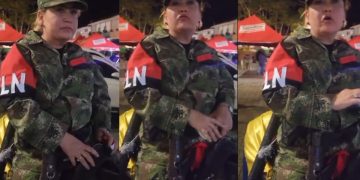 Controversia en Santo Domingo: Funcionaria de la Fiscalía se disfraza de guerrillera del ELN durante fiesta local