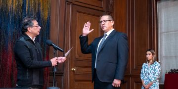 Petro posesionó a Helver Guiovanni Rubiano como Superintendente de Salud