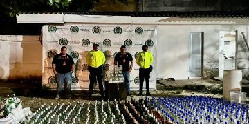 Gobernación, Policía y Ejército Nacional incautan 540 botellas de licor adulterado en barrio Las Nieves