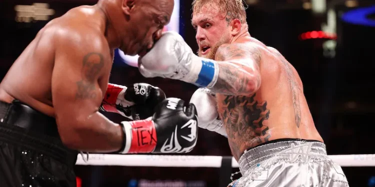 Jake Paul sorprende y derrota a Mike Tyson en Texas