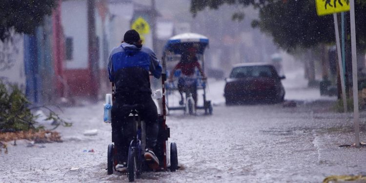 Ideam mantiene alerta en la Costa Caribe por perturbación tropical AL97