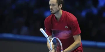 Medvedev pierde la calma y protagoniza un espectáculo en el partido contra Fritz