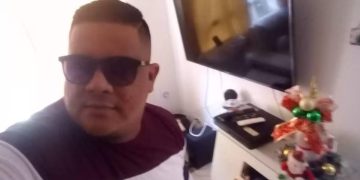Sicarios en carro persiguieron a cobradiario y lo asesinaron frente al CAI del Metropolitano