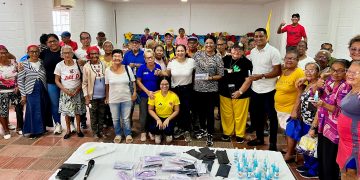 Alcaldía de Malambo entrega lentes formulados a 100 adultos mayores