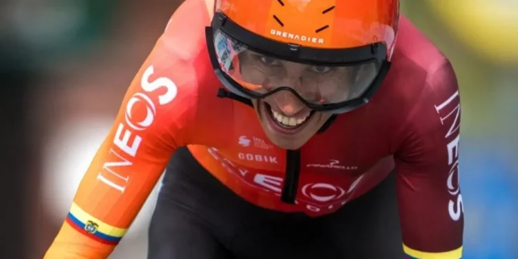 Egan Bernal liderará al Ineos en el Giro 2025: duelo colombiano en las montañas