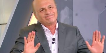 “Vamos como el cangrejo”: Vélez critica el juego de Colombia