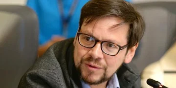 Se cae designación de Diego Cancino como director de la SAE