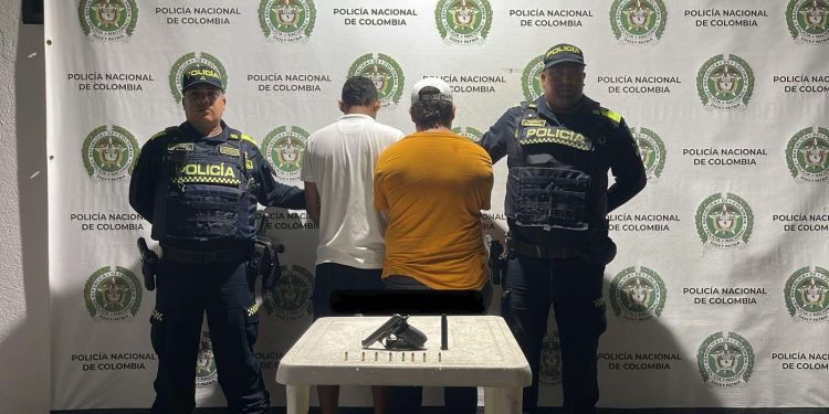 Capturan a dos hombres en Santa Marta por porte ilegal de armas