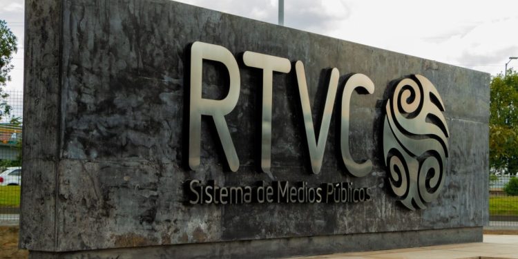 En atraco hieren con arma traumática a funcionario de RTVC, en Bogotá