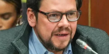 Investigación formal contra Diego Cancino por delito de acto sexual violento