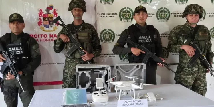 Dron que era utilizado para inteligencia delictiva del GAO-r Frente Ismael Ruiz fue ubicado por tropas del Ejército Nacional
