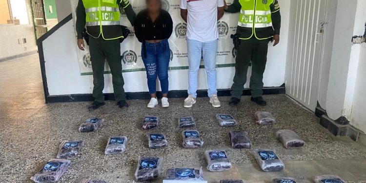 Dos pasajeros de bus fueron capturados con 23 kilos de marihuana en Nueva Granada, Magdalena