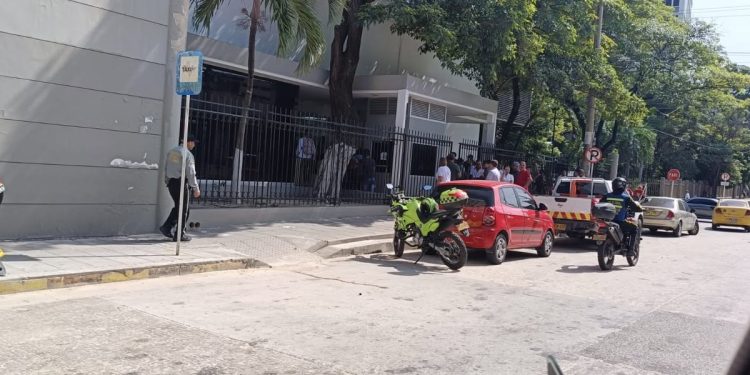 Sujeto hurta dinero en corresponsal bancario de Davivienda en Barranquilla mediante engaño