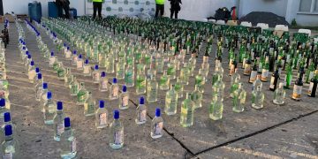 Incautan más de mil botellas de licor adulterado en Barranquilla