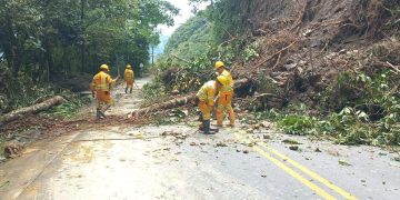 500 emergencias viales a causa de las lluvias en el país en 2024: Invías