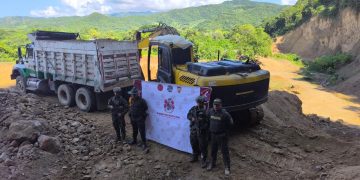 Cuatro capturados y maquinaria pesada incautada e acción contra explotación ilícita de recursos minerales en Atlántico