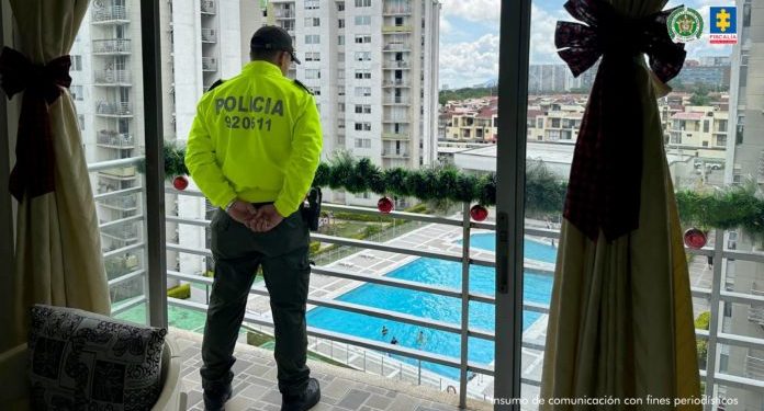 Ocupan bienes de mayor en retiro de la Policía por corrupción y tráfico de cocaína