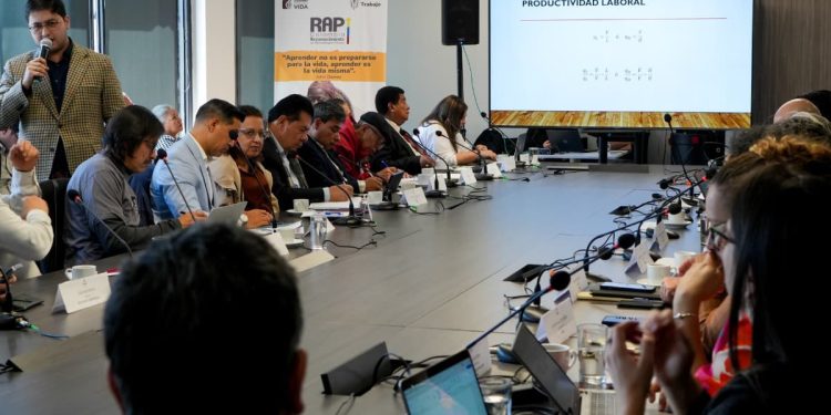 El llamado de los gremios al Gobierno antes de decretar el aumento del salario mínimo