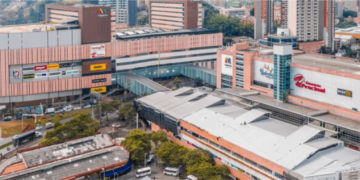Muere tras caer desde altura al interior del Centro Comercial Mayorca de Medellín