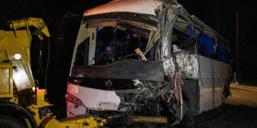 Imputan al conductor del autobús accidentado en Francia: estos son los delitos
