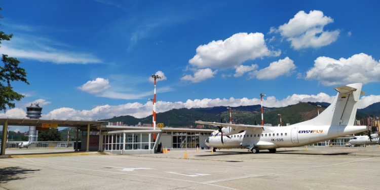 Avión se salió de la pista y tiene cerrado el aeropuerto Olaya Herrera de Medellín