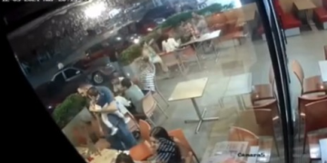 Asaltan a hombre con bebé en brazos en Domino’s Pizza, al norte de Barranquilla