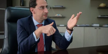 Exministro José Manuel Restrepo advierte sobre los efectos negativos del aumento del salario mínimo