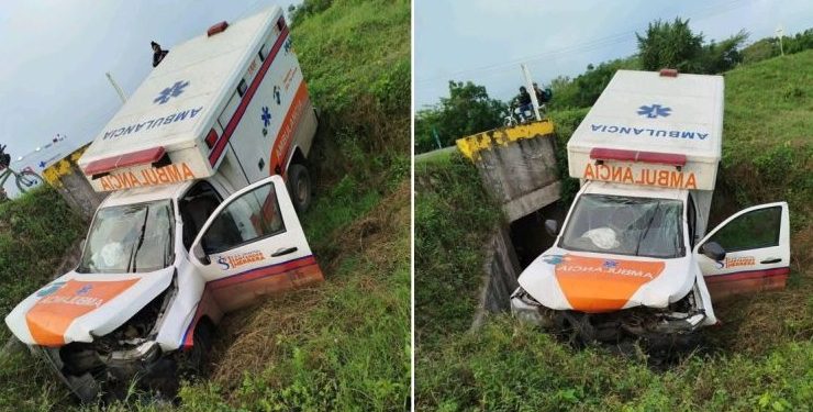 Ambulancia del Hospital Santander Herrera sufre accidente en Palmar de Varela