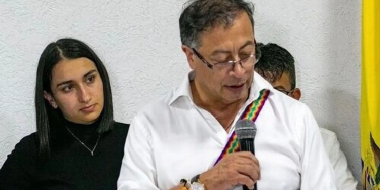 Petro designó a su mano derecha, Laura Sarabia, en el consejo directivo de la Aeronáutica Civil