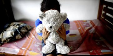 Judicializan a dos mujeres en Medellín por presunta explotación de menores
