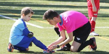 El fútbol base en Salamanca se detiene por un acto de violencia hacia un árbitro