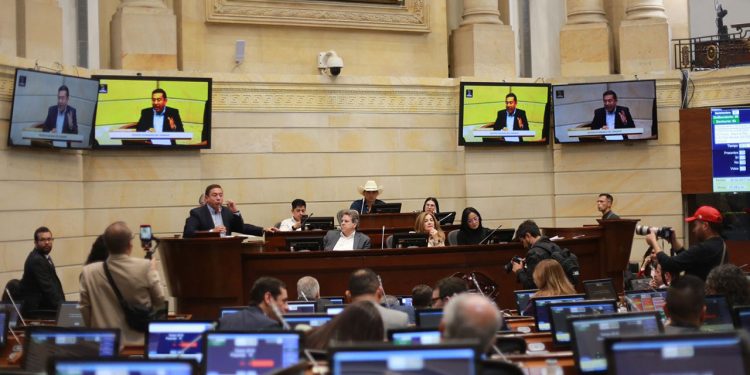 Gobierno plantea volver a presentar al Congreso Ley de Financiamiento