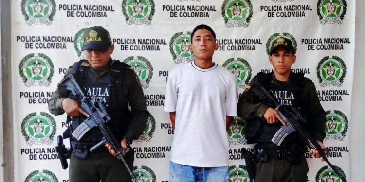 Cárcel a alias “el Deivy”, capturado cuando recibía $2 millones producto de extorsión que pagaba su propia hermana