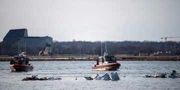 Accidente en Washington: número de controladores aéreos “no era normal”