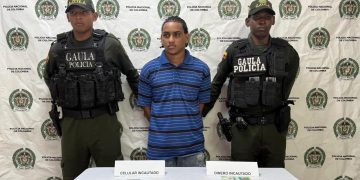 Capturan al ‘gringo’ mientras recibía dinero de su expareja, tras extorsionarla con no publicar videos íntimos