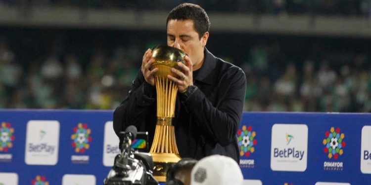 Efraín Juárez presenta su renuncia a Atlético Nacional
