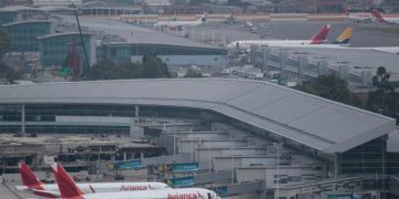 Suspenden temporalmente las operaciones aéreas en varios aeropuertos debido a condiciones meteorológicas