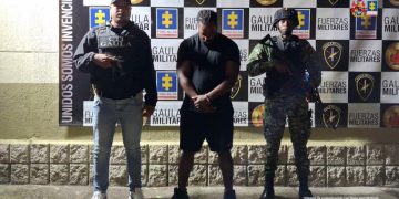 Juez envió a la cárcel a canadiense señalado de abusar y torturar a su empleada en Medellín