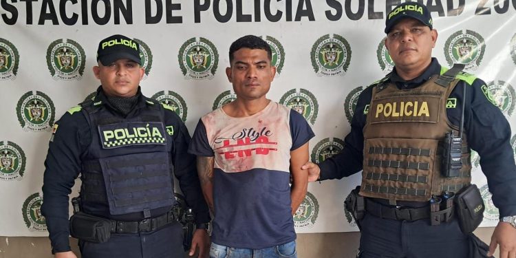 Aprehenden a presunto delincuente de ‘Los Costeños’ tras robo y entrega de panfletos extorsivos en Soledad