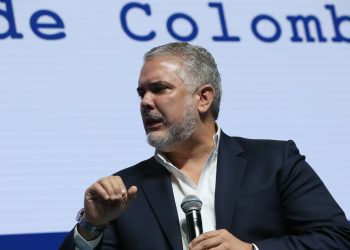 “Maduro es un dictador y quienes lo validan son sus cómplices”: Duque